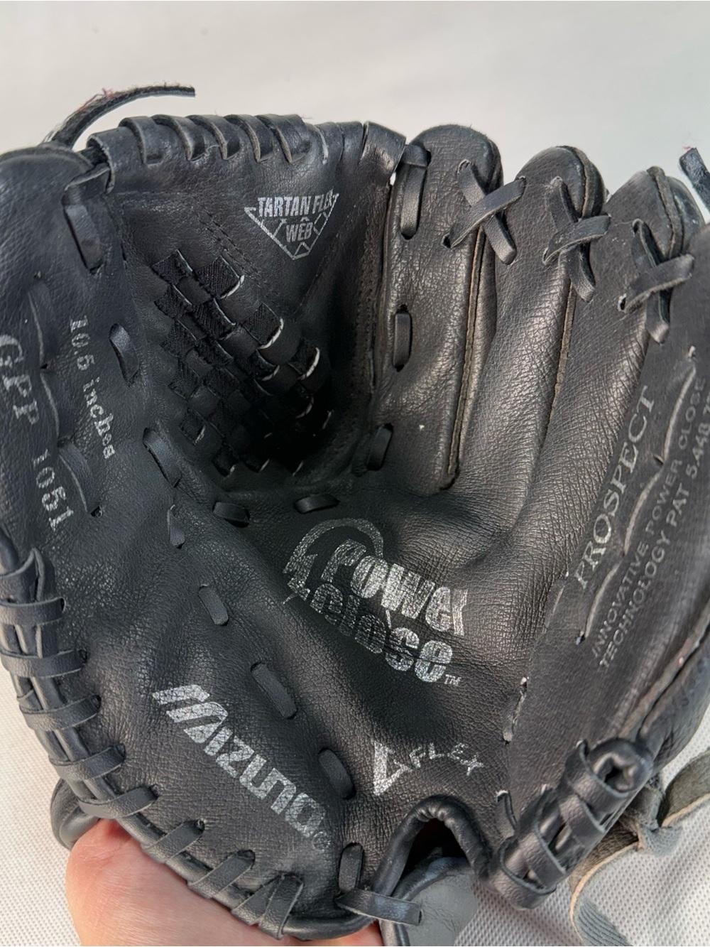 Mizuno Prospect GPP1051 10.5" Youth Baseball Glove Right Hand Throw RHT Black